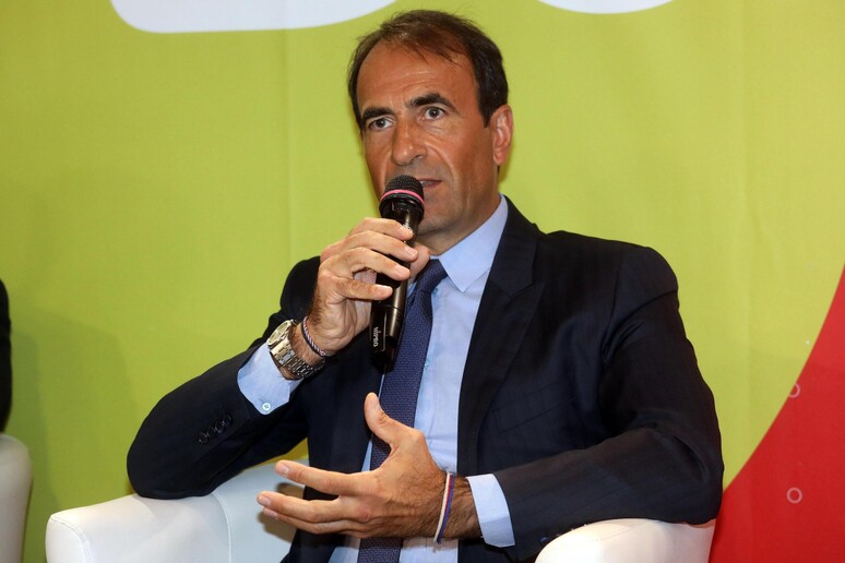 - RIPRODUZIONE RISERVATA