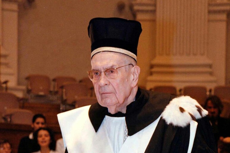 - RIPRODUZIONE RISERVATA