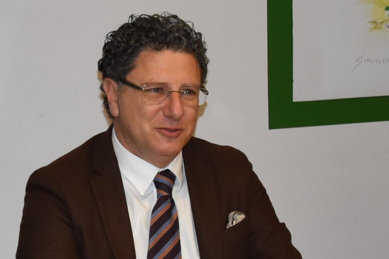 - RIPRODUZIONE RISERVATA