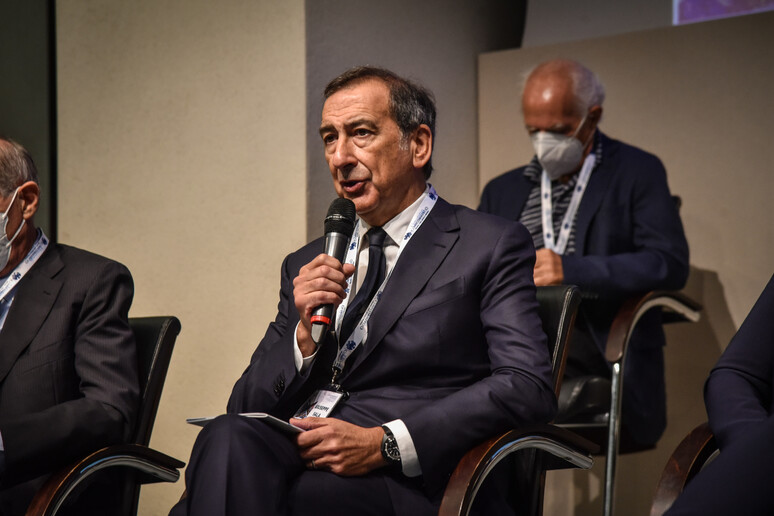 - RIPRODUZIONE RISERVATA