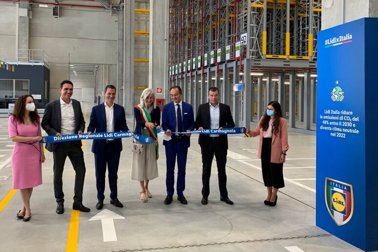 - RIPRODUZIONE RISERVATA