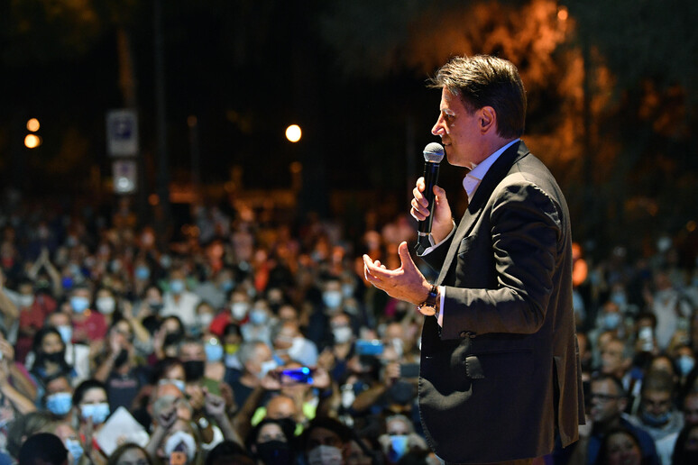 - RIPRODUZIONE RISERVATA