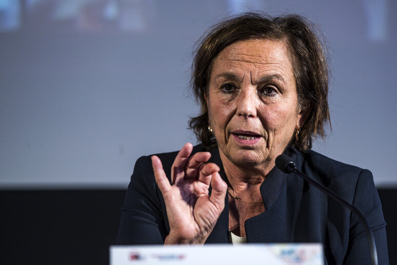 - RIPRODUZIONE RISERVATA