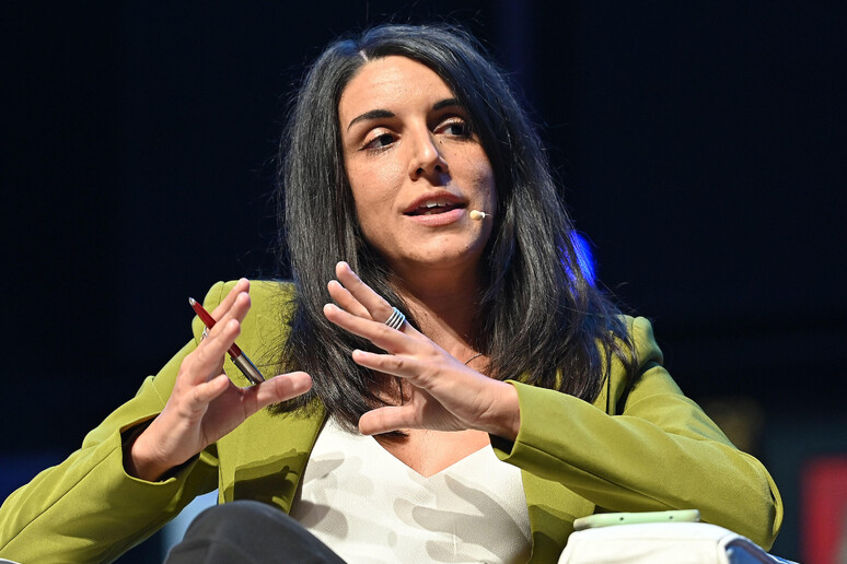 - RIPRODUZIONE RISERVATA