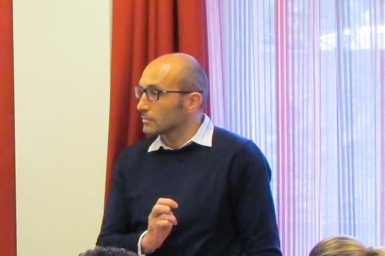 - RIPRODUZIONE RISERVATA
