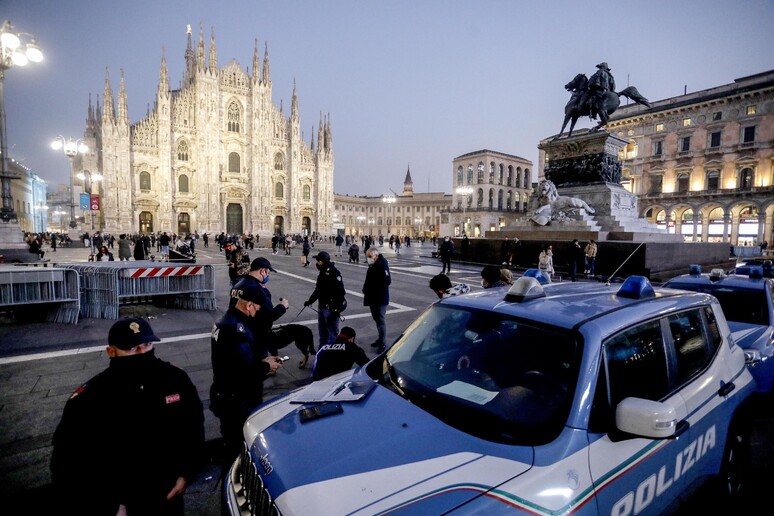 - RIPRODUZIONE RISERVATA