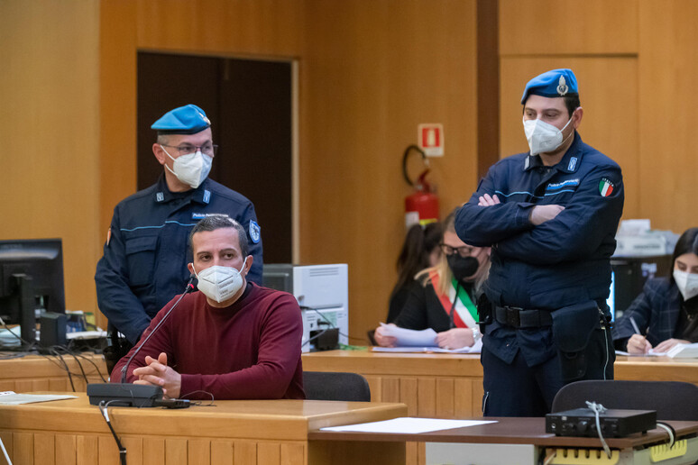 -     RIPRODUZIONE RISERVATA