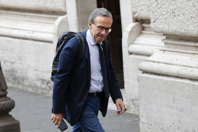 - RIPRODUZIONE RISERVATA