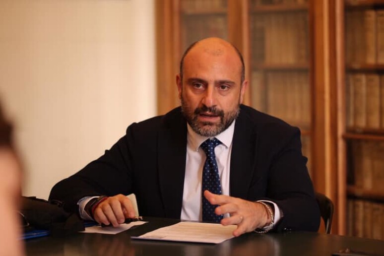 - RIPRODUZIONE RISERVATA