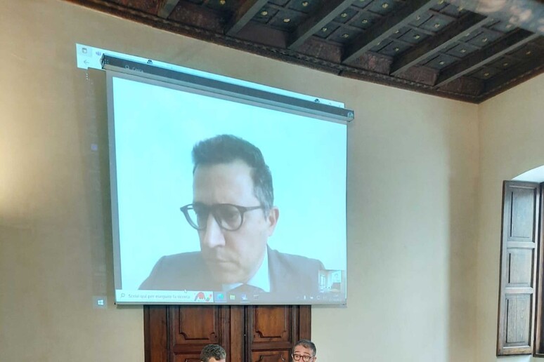 - RIPRODUZIONE RISERVATA