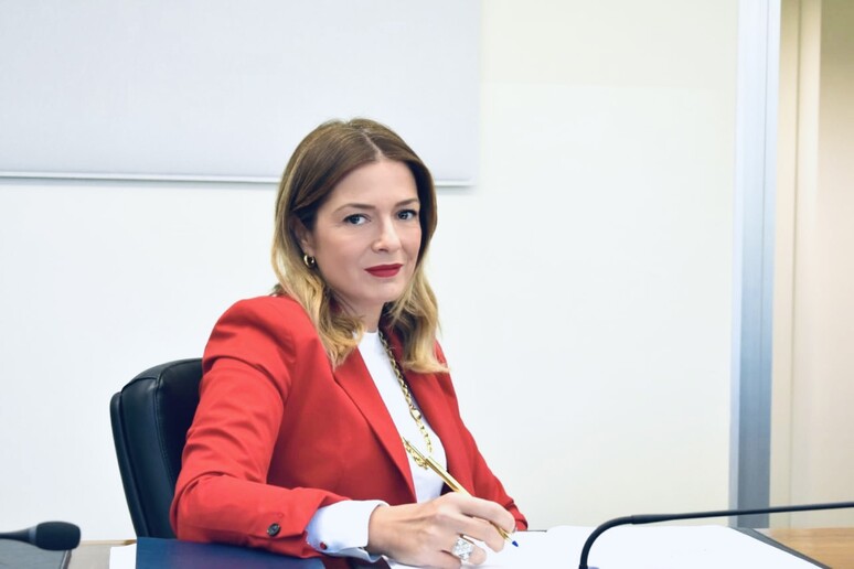 - RIPRODUZIONE RISERVATA