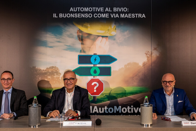 - RIPRODUZIONE RISERVATA