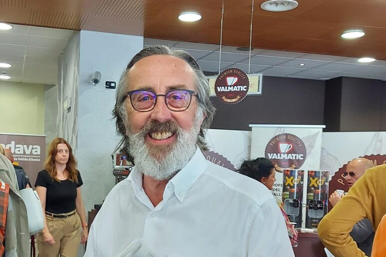 - RIPRODUZIONE RISERVATA
