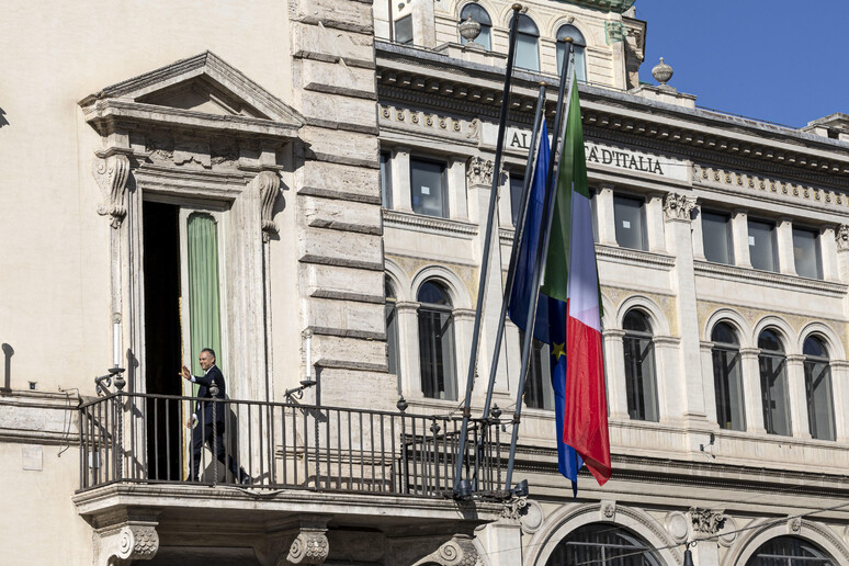 - RIPRODUZIONE RISERVATA