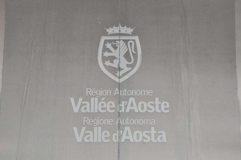-     RIPRODUZIONE RISERVATA