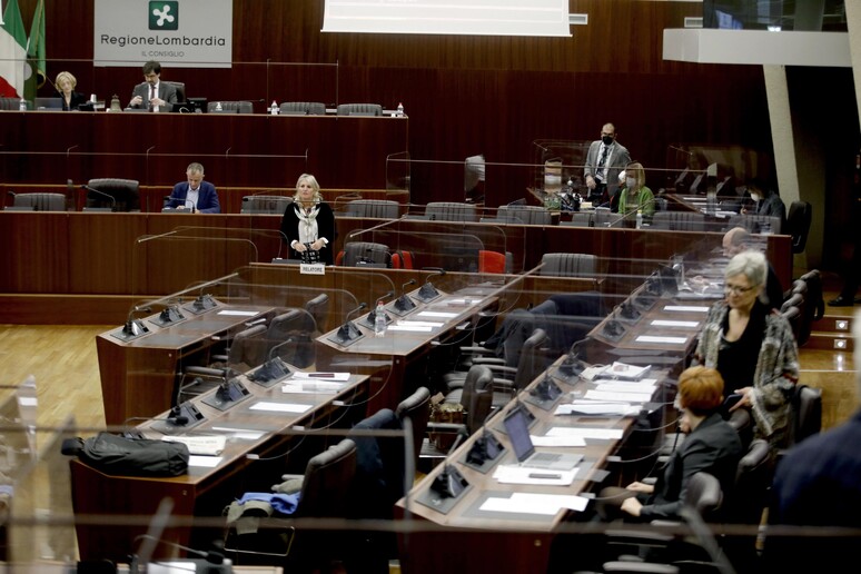 - RIPRODUZIONE RISERVATA