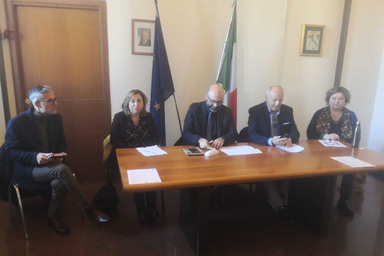 - RIPRODUZIONE RISERVATA