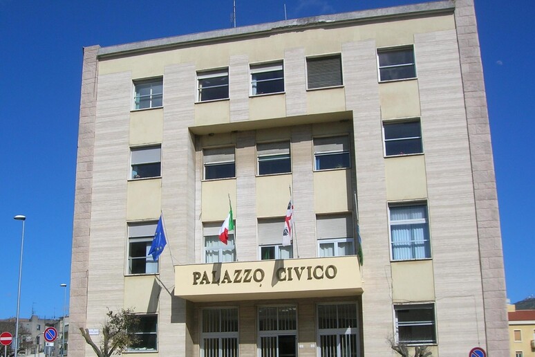 - RIPRODUZIONE RISERVATA