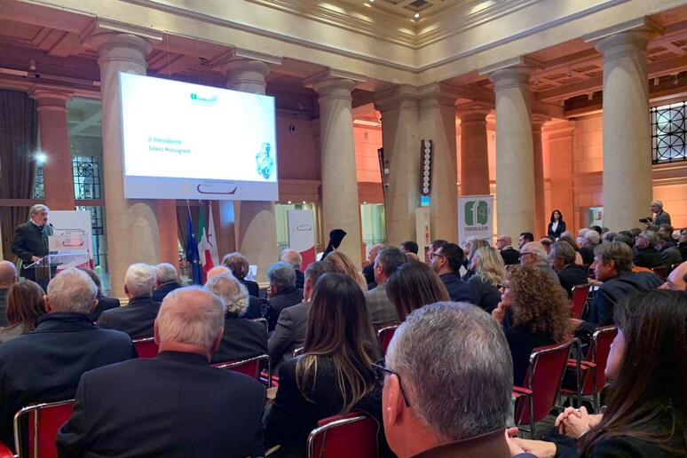 - RIPRODUZIONE RISERVATA