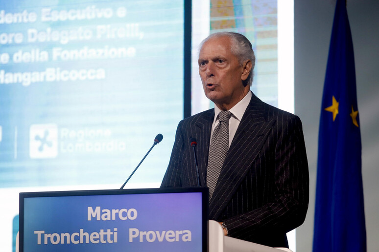 - RIPRODUZIONE RISERVATA