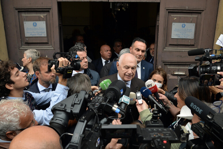 - RIPRODUZIONE RISERVATA