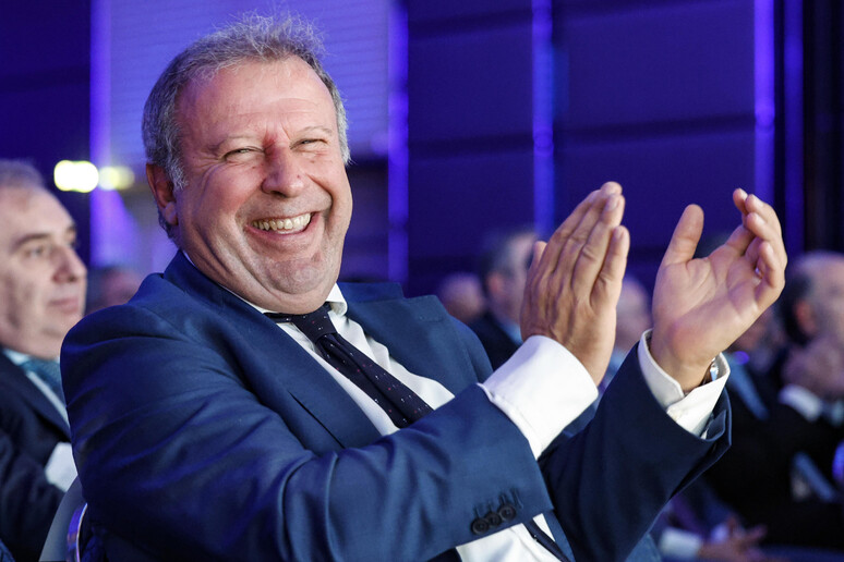 - RIPRODUZIONE RISERVATA