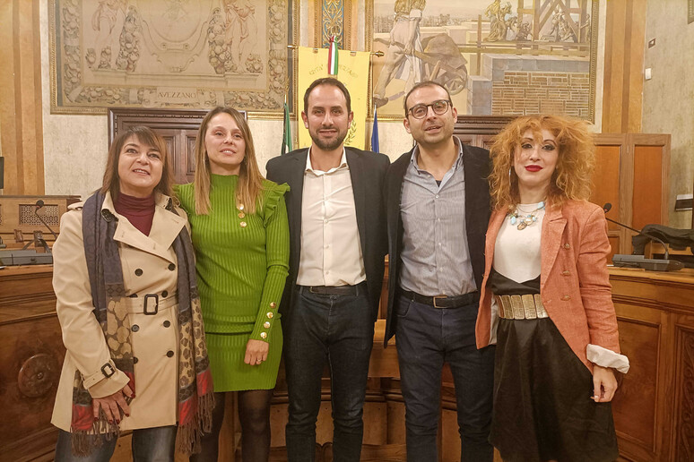 - RIPRODUZIONE RISERVATA