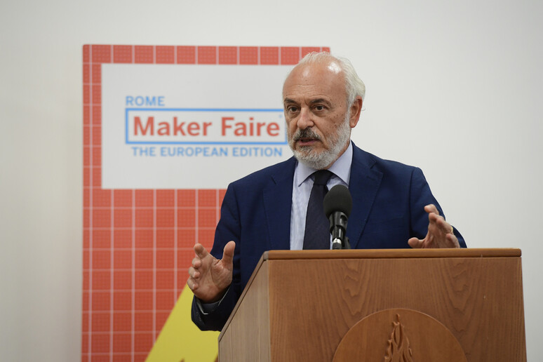 - RIPRODUZIONE RISERVATA