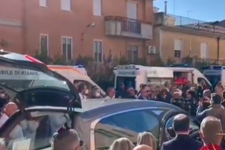 - RIPRODUZIONE RISERVATA