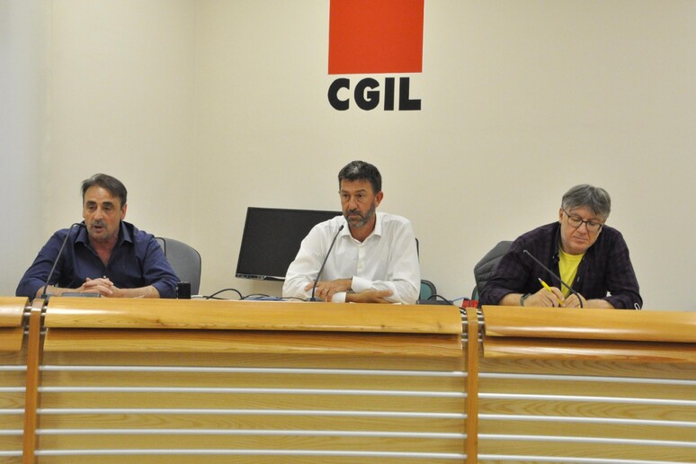 - RIPRODUZIONE RISERVATA