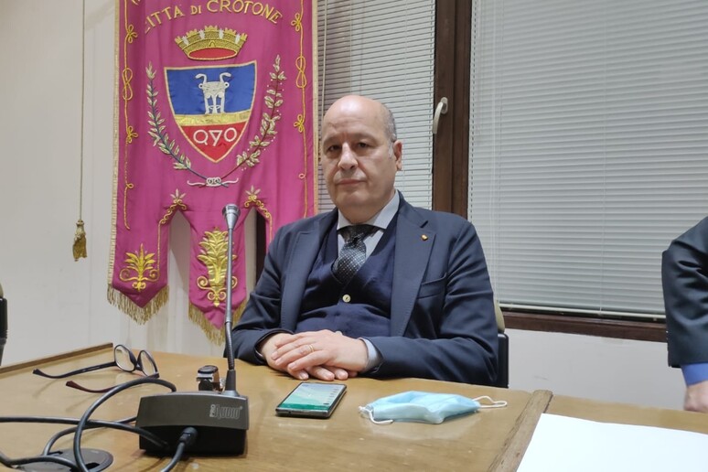 - RIPRODUZIONE RISERVATA