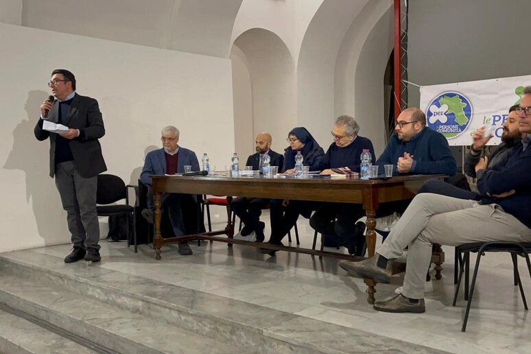 - RIPRODUZIONE RISERVATA