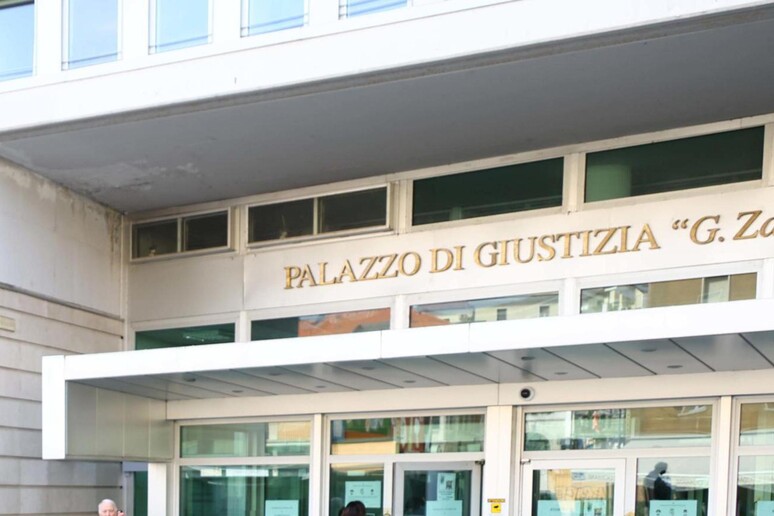 - RIPRODUZIONE RISERVATA