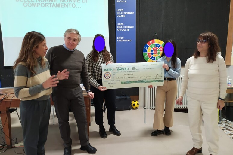 - RIPRODUZIONE RISERVATA