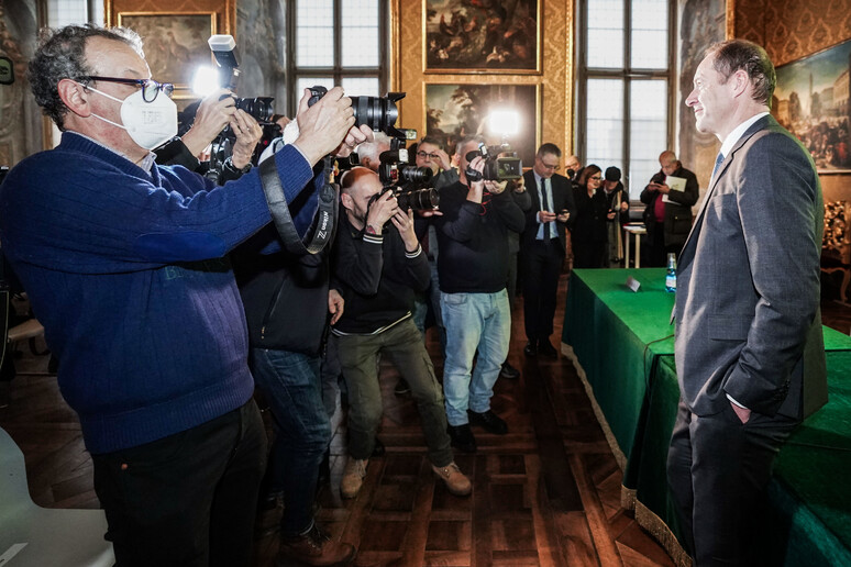 - RIPRODUZIONE RISERVATA