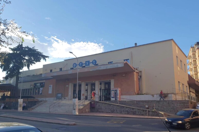 - RIPRODUZIONE RISERVATA