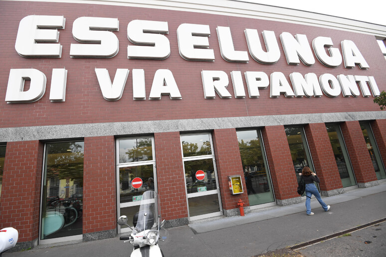 - RIPRODUZIONE RISERVATA