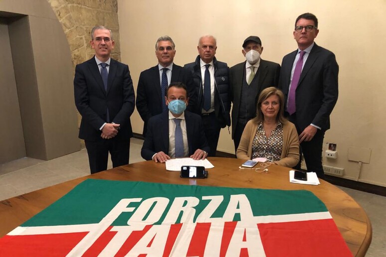 - RIPRODUZIONE RISERVATA