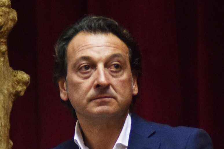 - RIPRODUZIONE RISERVATA