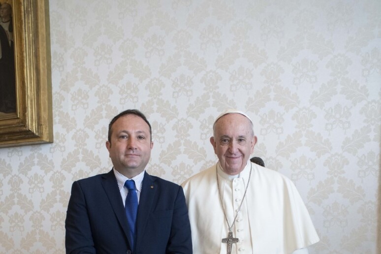 - RIPRODUZIONE RISERVATA