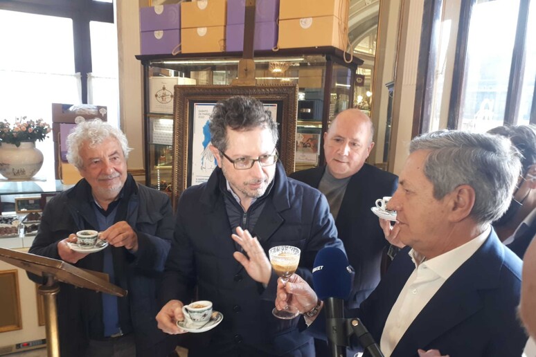 - RIPRODUZIONE RISERVATA