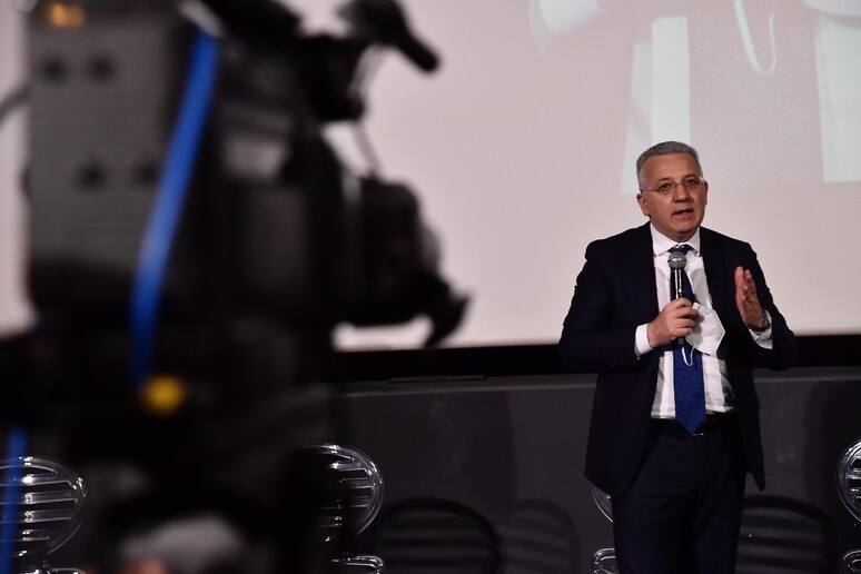 - RIPRODUZIONE RISERVATA