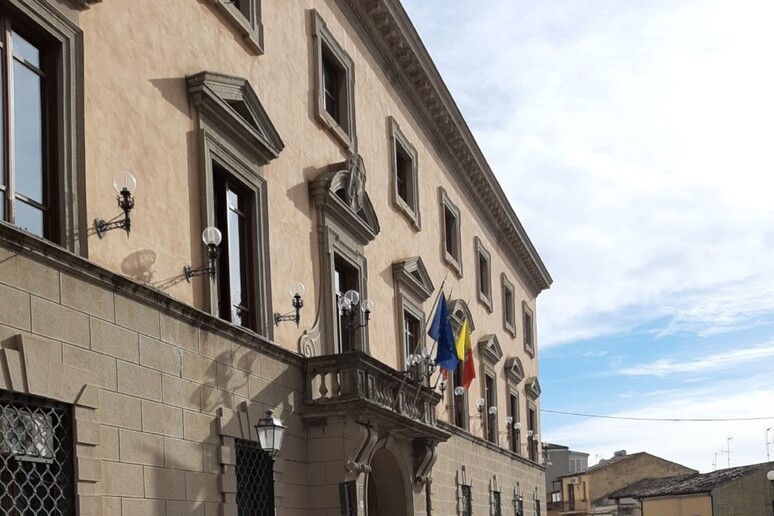 - RIPRODUZIONE RISERVATA
