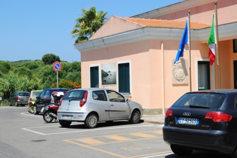 - RIPRODUZIONE RISERVATA