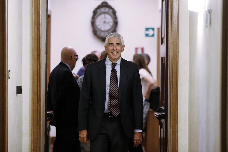 - RIPRODUZIONE RISERVATA