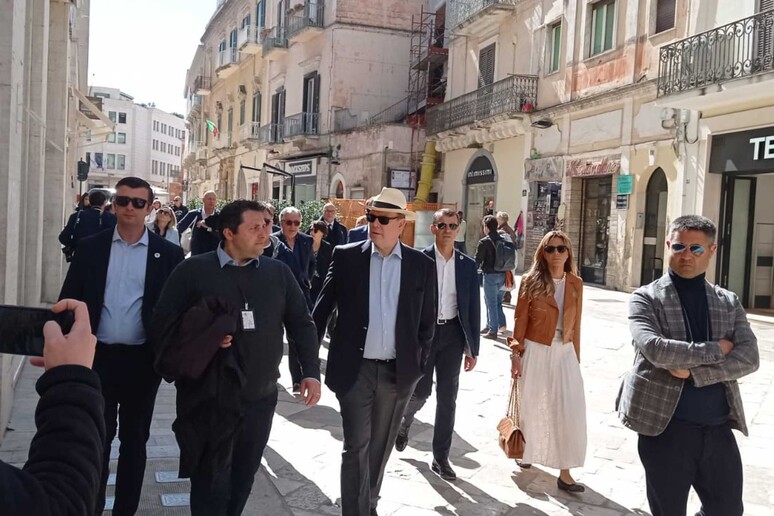 - RIPRODUZIONE RISERVATA