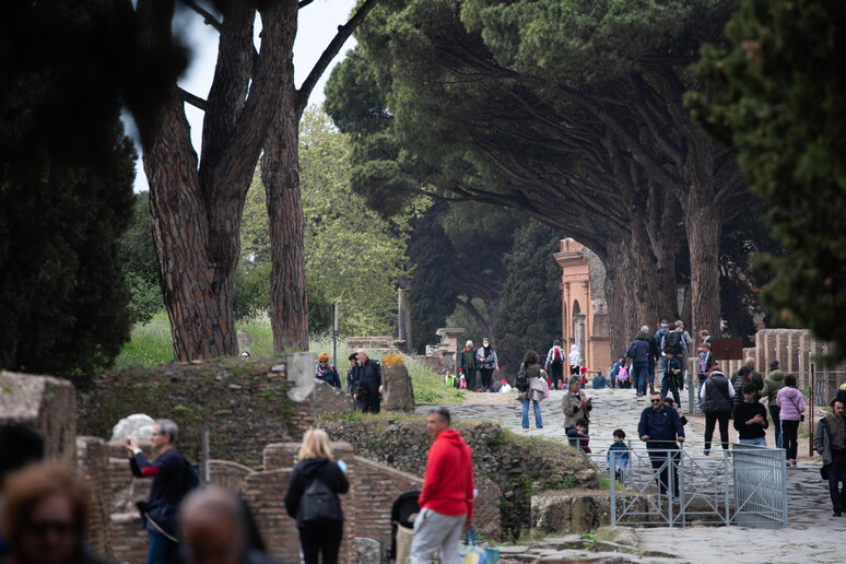 - RIPRODUZIONE RISERVATA