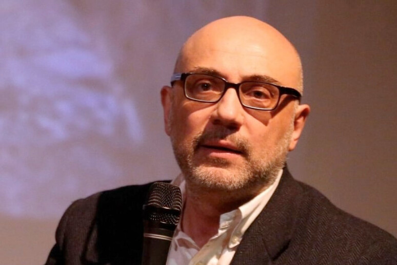- RIPRODUZIONE RISERVATA
