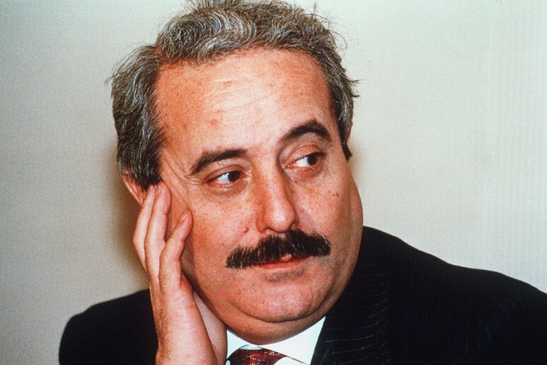 - RIPRODUZIONE RISERVATA