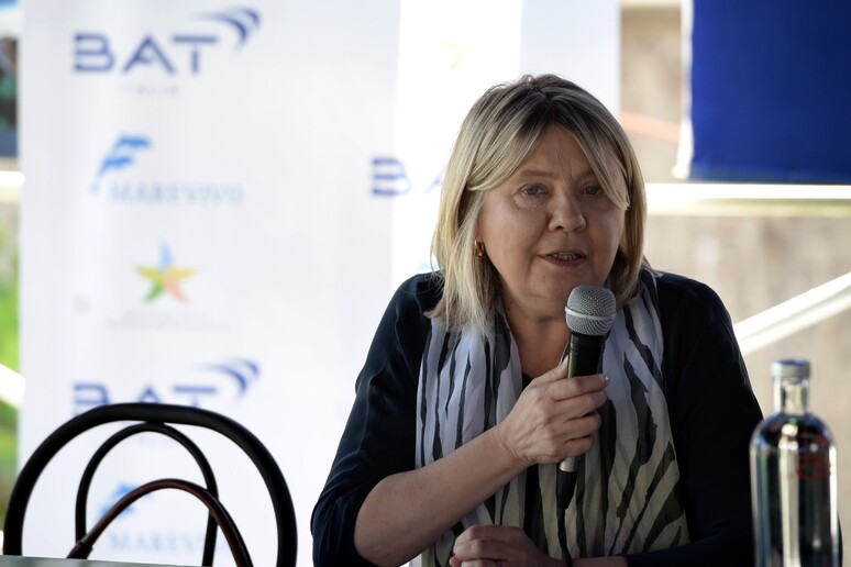 - RIPRODUZIONE RISERVATA